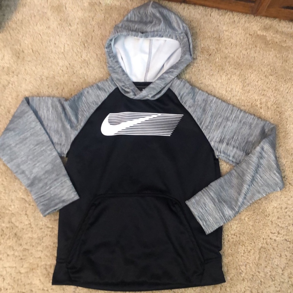 Nike boys black hoodie pullover Medium